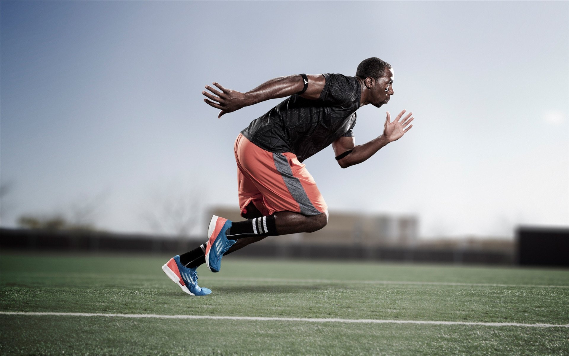 详细阅读:中国足球国家队推行一对一战术能力训练,一对一足球比赛 中国足球国家队推行一对一战术能力训练,一对一足球比赛