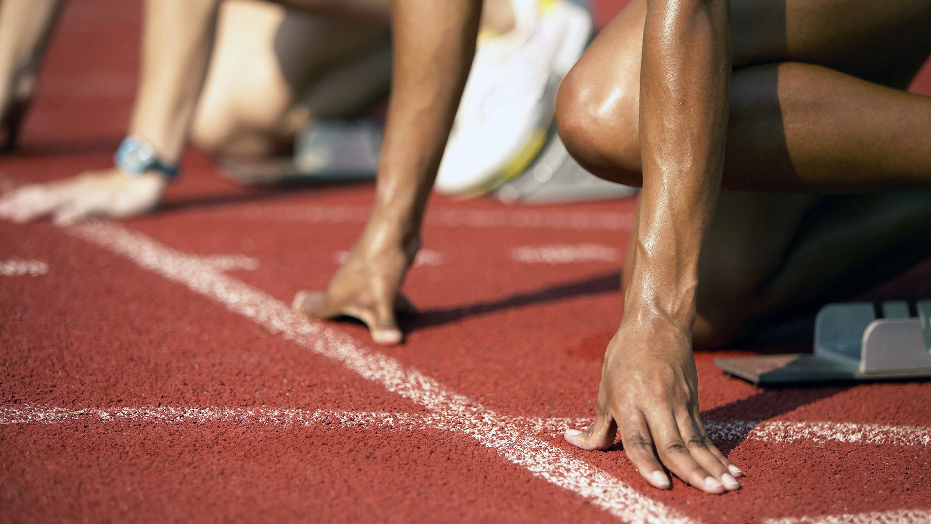 职业球员参与训练器械评测提供真实反馈助力器材优化，球员训练视频